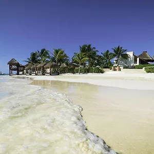 https://azul-beach-by-karisma.quintano-roohotels.com
