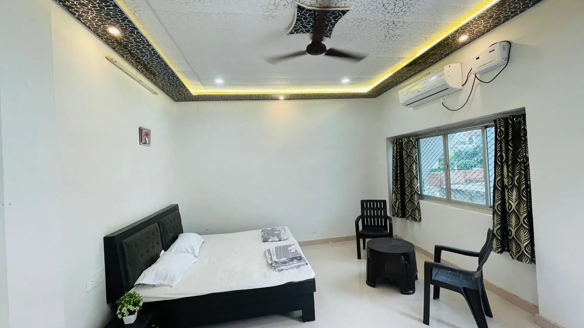 Sanskar Residency Hotel Varanasi India